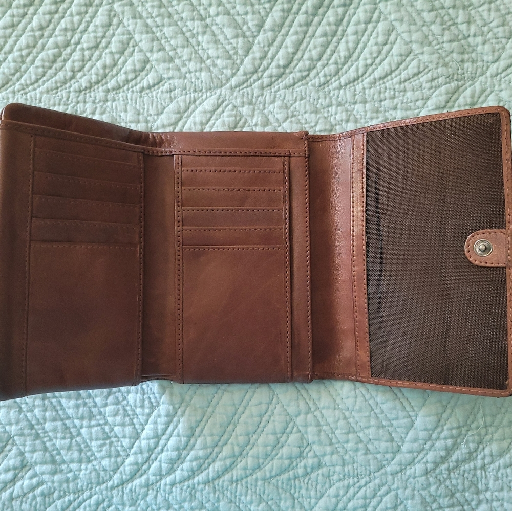 Leather passport holder & wallet - Picture 3 of 4